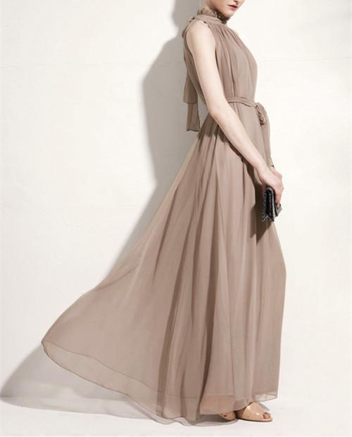 A Bohemian Gown With A Round Collar And A Chiffon sleeveless Dress