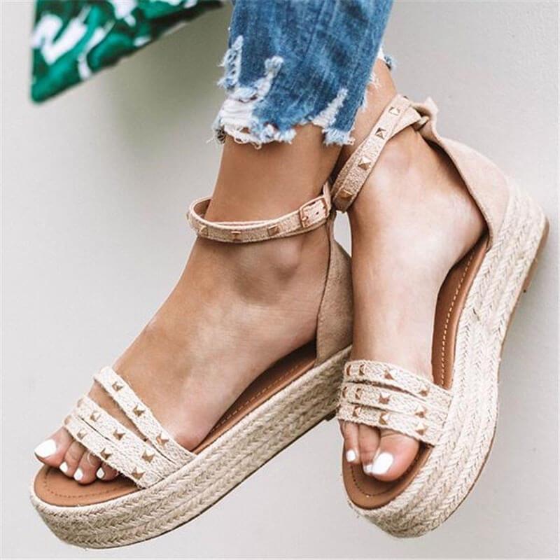 Fashion   Versatile Studded Platform Sandals