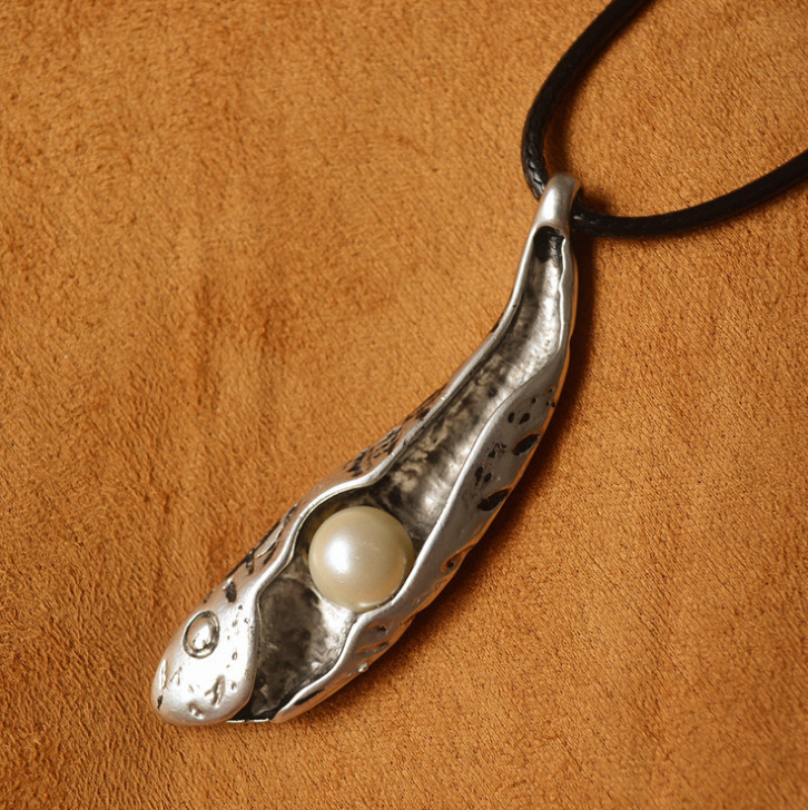 Ancient silver old pearl fish necklace