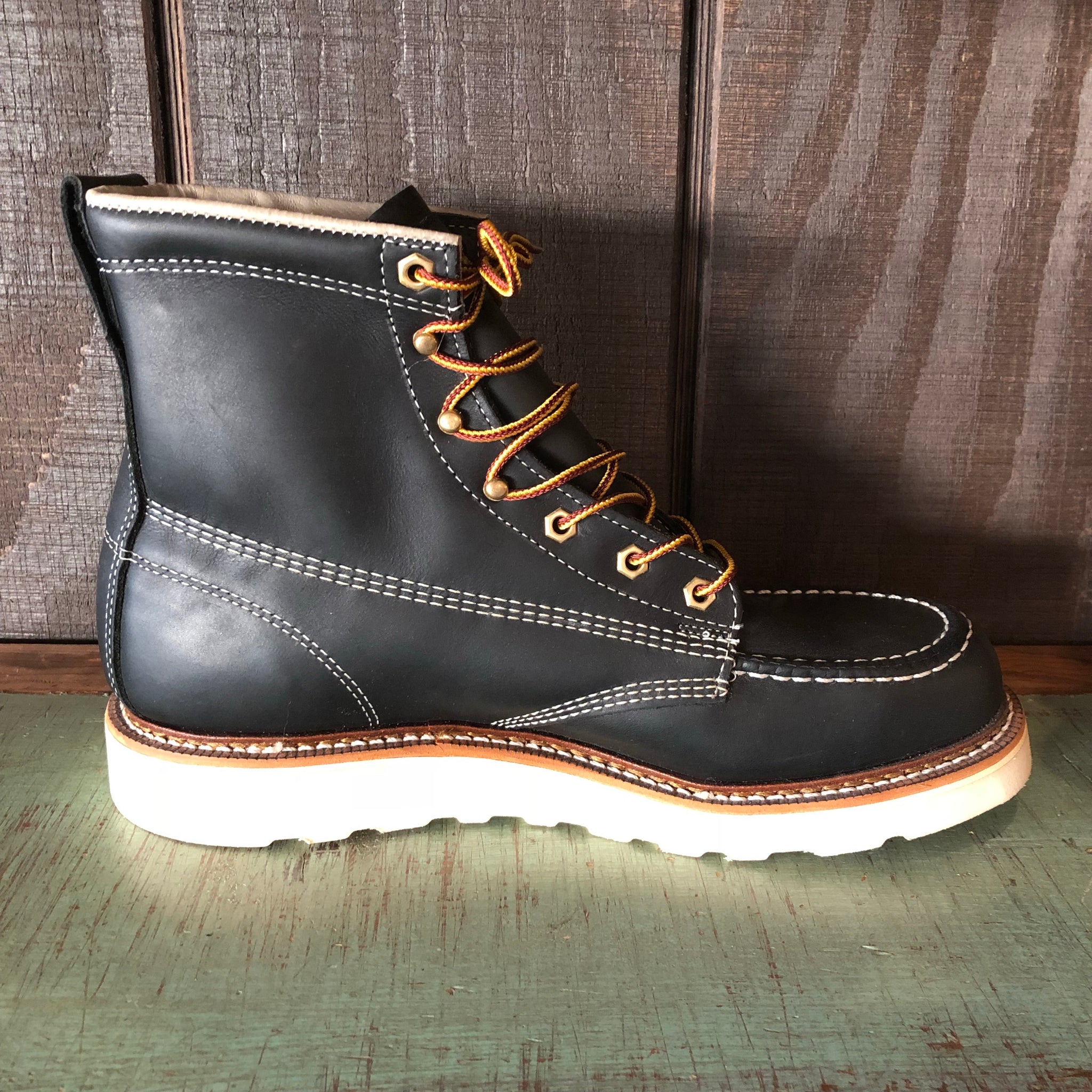 thorogood moc toe black sole