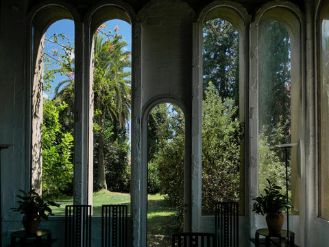 La Fábrica's arched windows with walls made of concrete