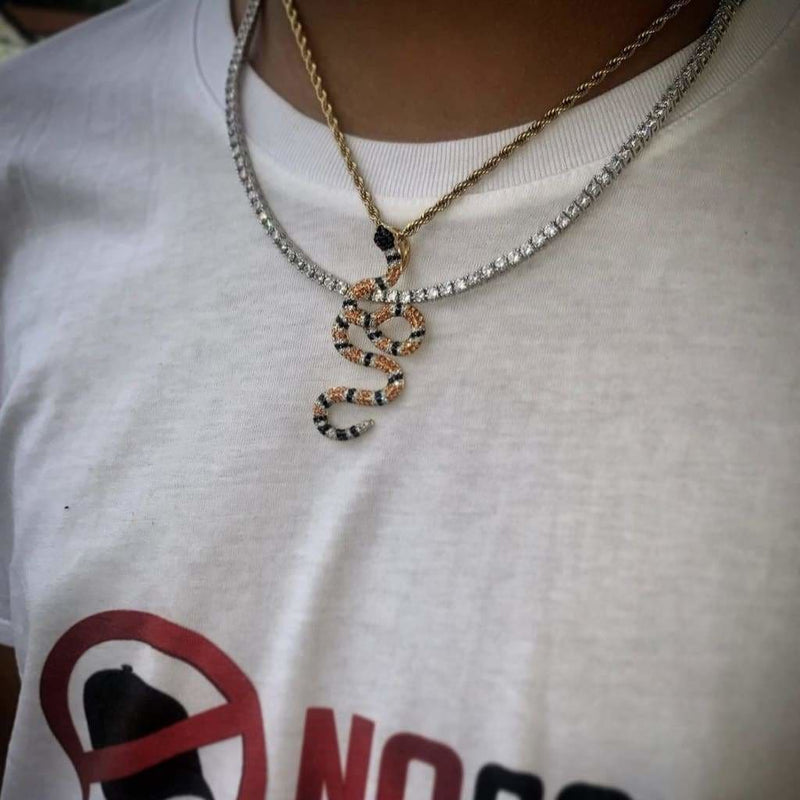 snake necklace gucci