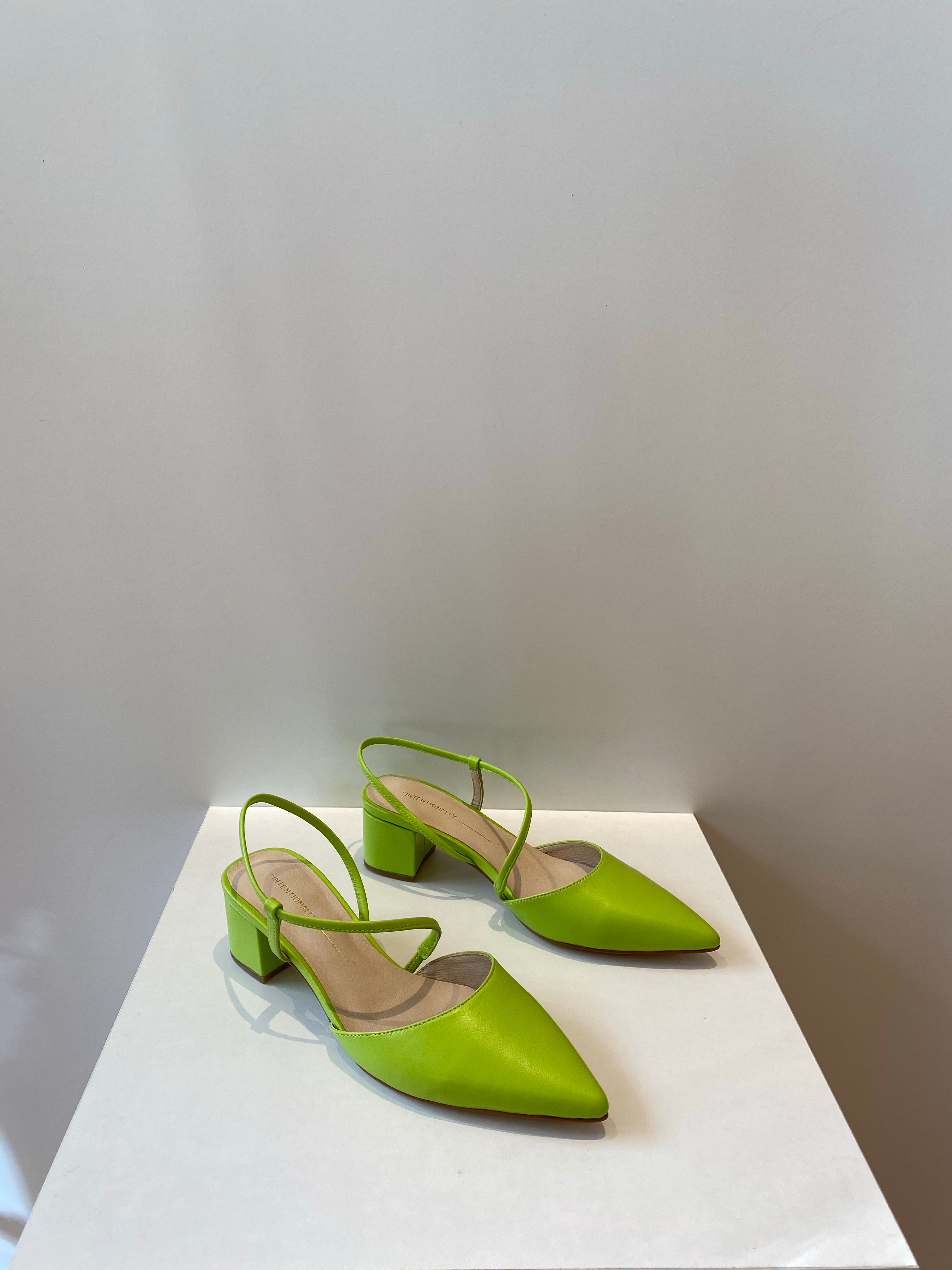 Intentionally Blank - Viv Slingback Pump / Lime