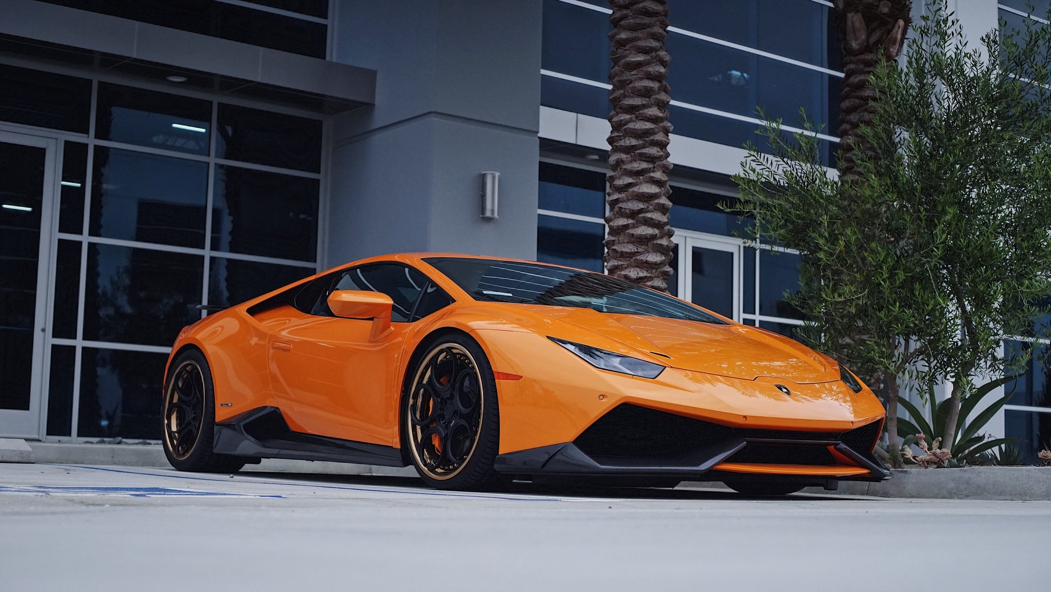 Оранжевая lamborghini huracan фото