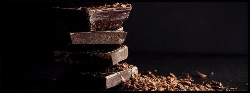 chocolat fonçé et noir