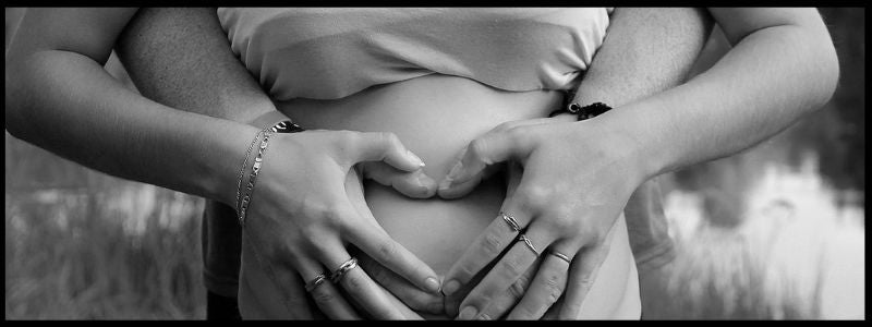 enceinte-ventre-mains-cœur-amour