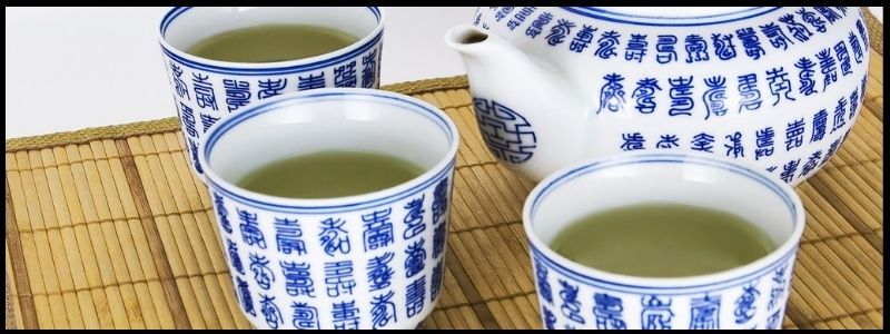 tasses de thé vert