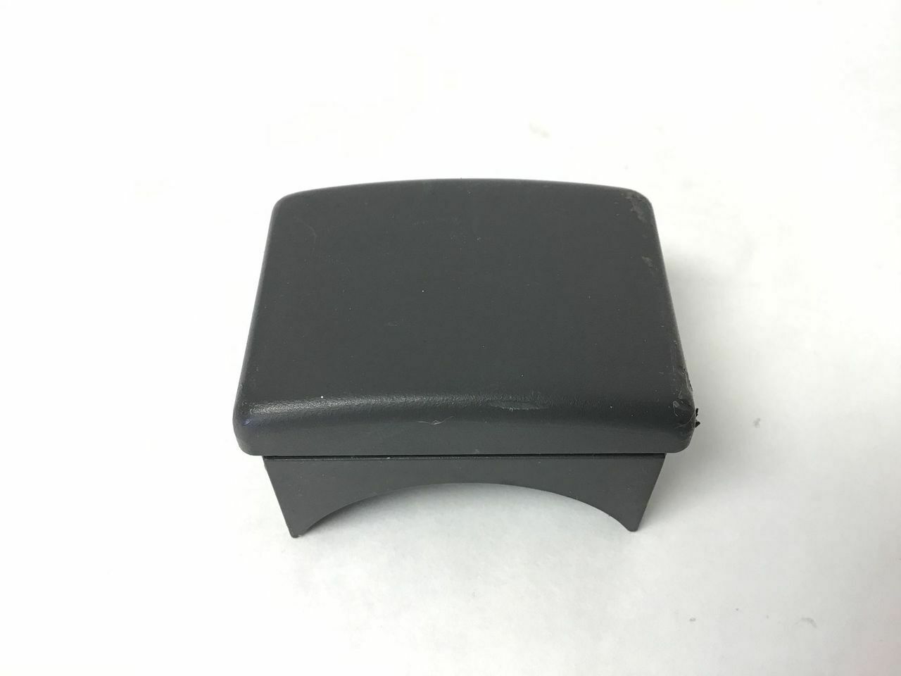 Life Styler Elite 780 - 831 Treadmill Console Rear End Cap 120245