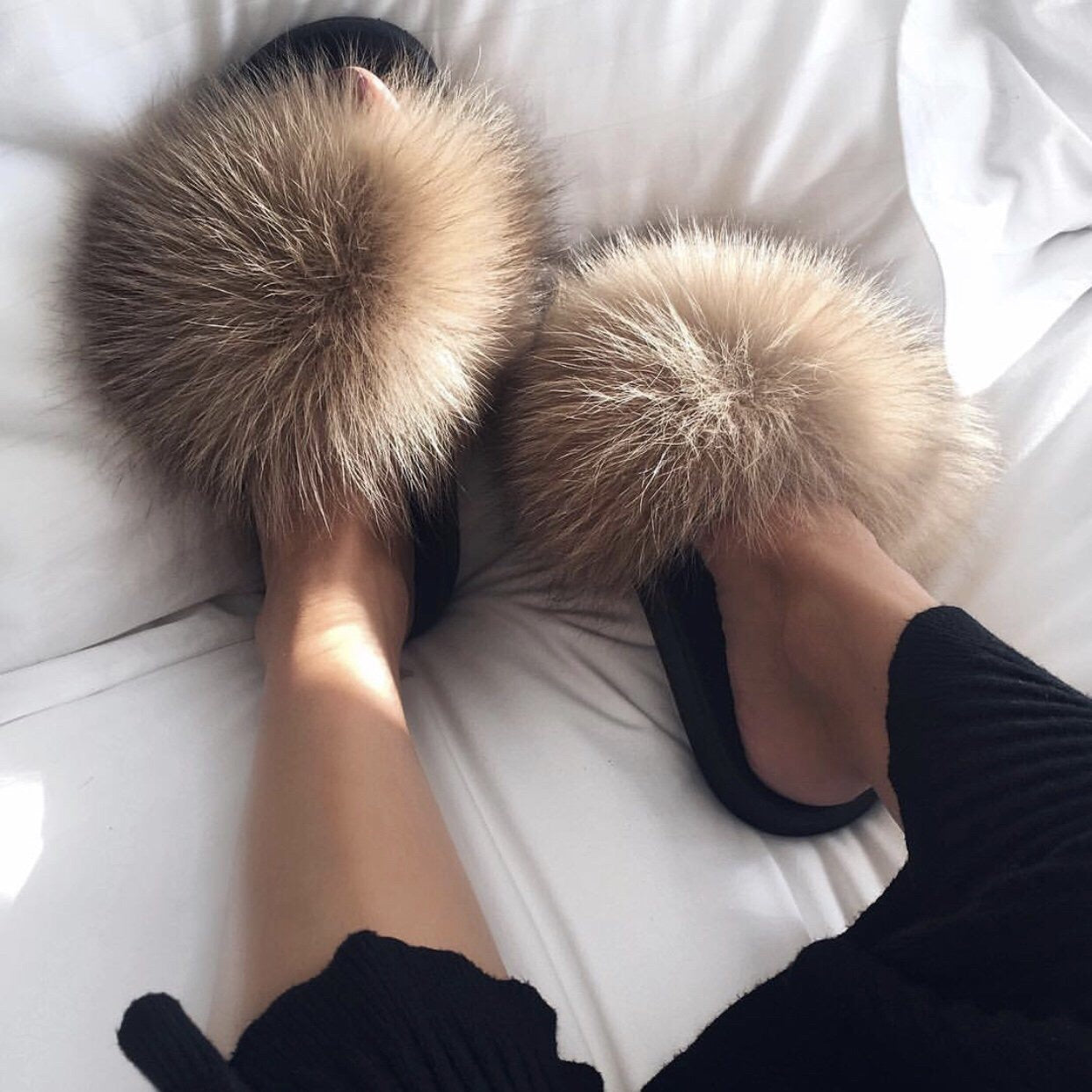 beige fur sliders