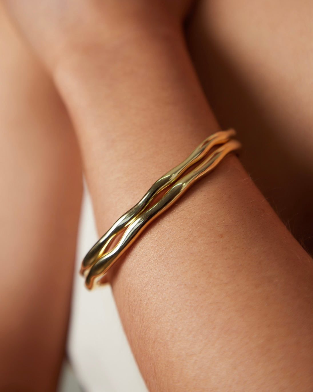 Gold Full Wave Bangle – crystalsandco