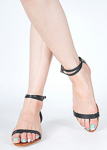 I absolutely want it♡ You can use ankle straps and delicate sandals!