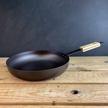 11 (28cm) Spun iron small wok with lid