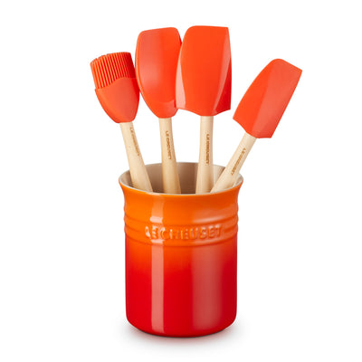 https://cdn.shopify.com/s/files/1/0072/1875/7690/products/le-creuset-stoneware-utensil-jar--craft-tools-4-piece-set-volcanic-91057001090000_b8f745dc-9aa7-4efa-940e-aa078ed9331f_400x.jpg?v=1675093707