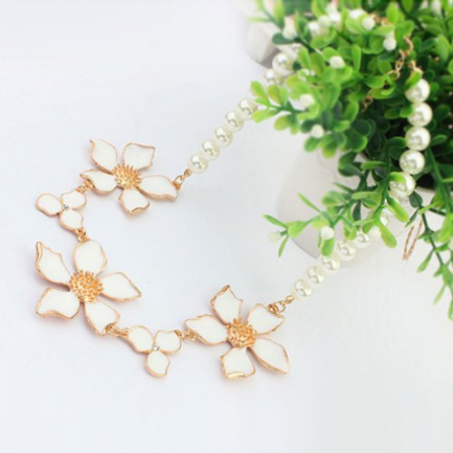 Chic Pearl Link Flower Pendant Necklace For Women