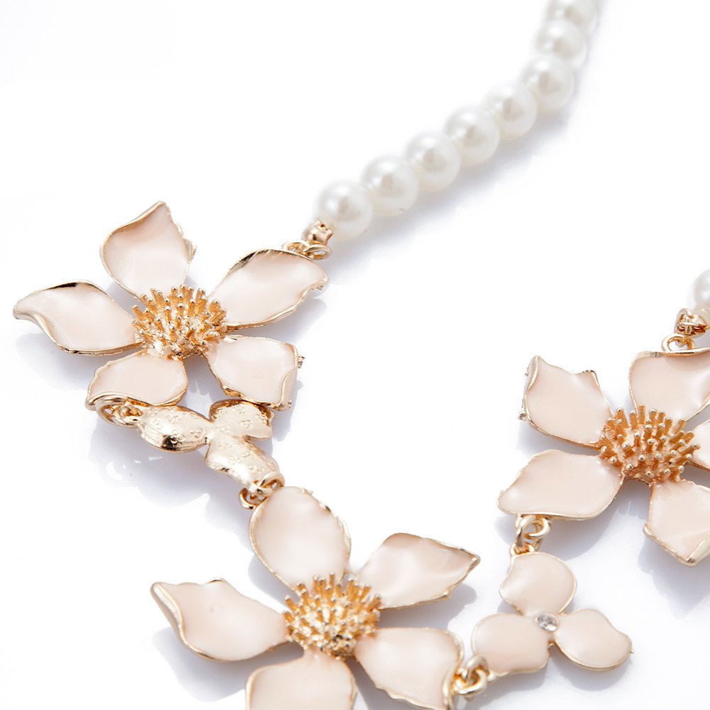 Chic Pearl Link Flower Pendant Necklace For Women