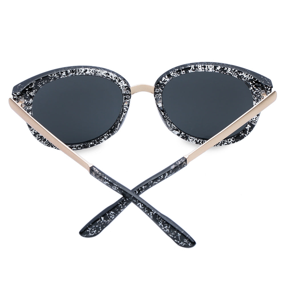 Chic Rivet and Alloy Splice Embellished Full Frame Sunglasses For Women