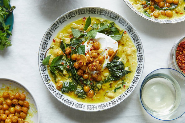 17 Easy dinner Recipe Ideas for Two: Spiced Chickpea Stew with Turmeric and Coconut. 