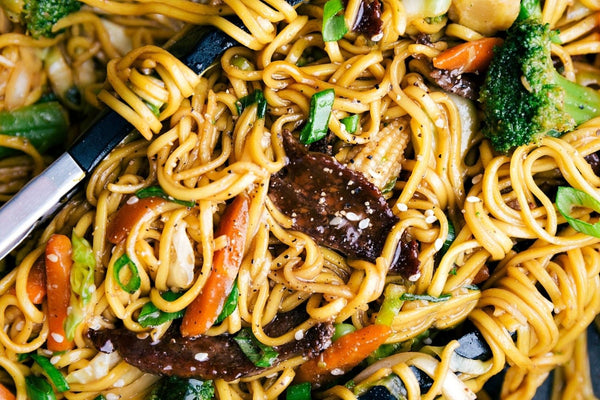 24 Quick and Healthy Dinner Ideas for Two: Beef Chow Mein.