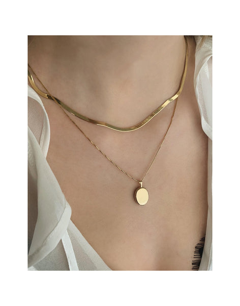 Kinn Oval Locket Necklace, a gift that she will treasure forever