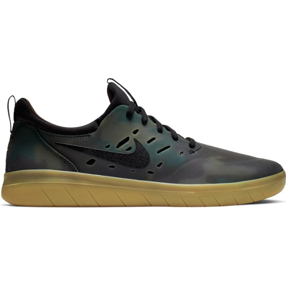 sb nyjah free black  and  gum skate shoes