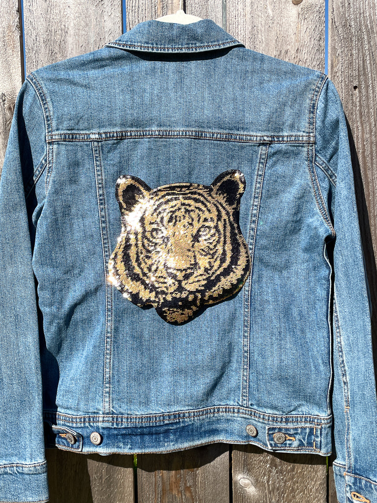 Fascinate gå sympati Custom Black and Gold Sequin Tiger Jean Jacket – CostaKini