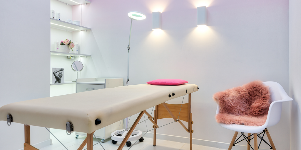 A lash artist needs to pay attention to her lash salon interiors 