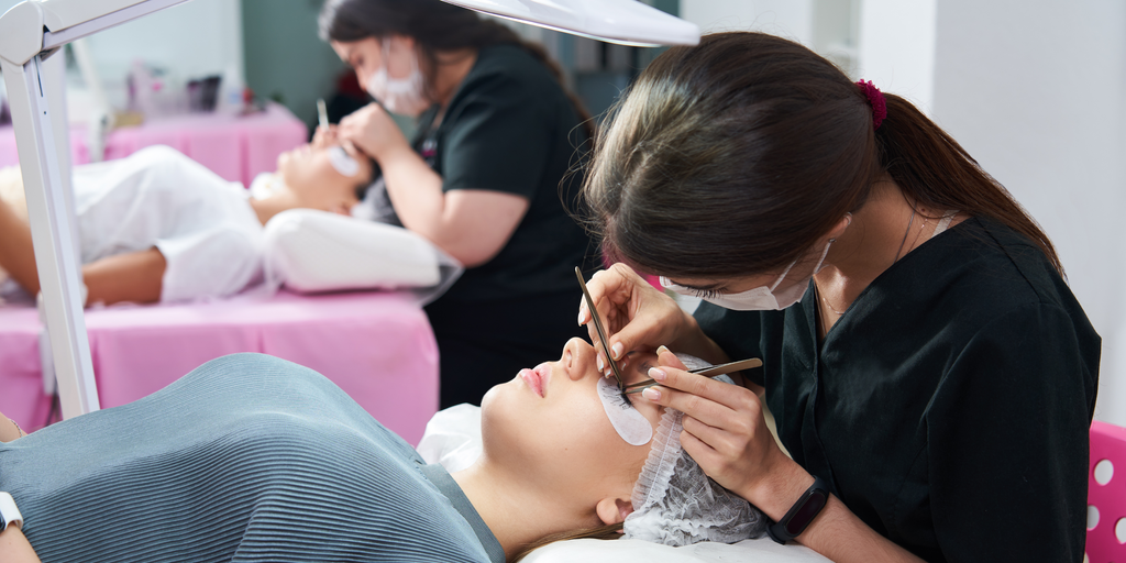 The rising popularity of lash salons intensifies market competition I Prolong Lash