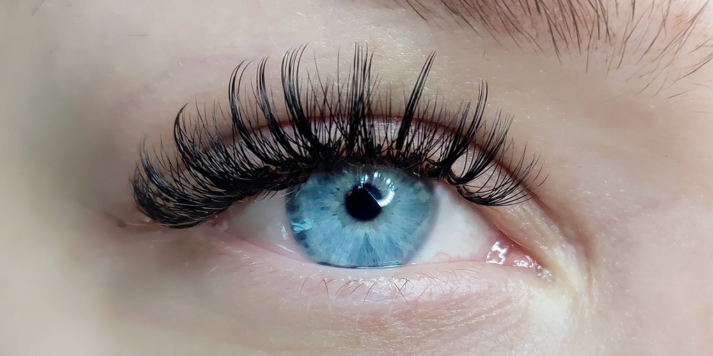 Wet Look Lash Extensions