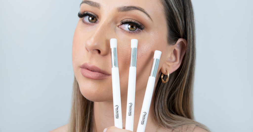 Every Salon Should Stock Cleasing brushes for Eyelash extensions 
