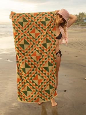 Image of Graphis Towel in Green / Orange