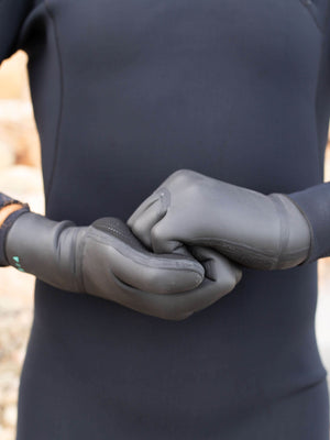 Image of Vissla 7 Seas 3mm Gloves in undefined
