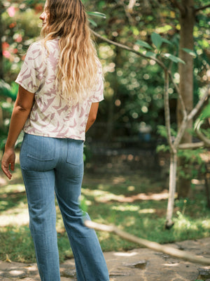 Image of Womens Aloha Shirt in Cut Paper Lavender