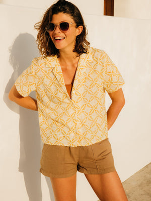 Image of Womens Aloha Shirt in Liquid Sunshine