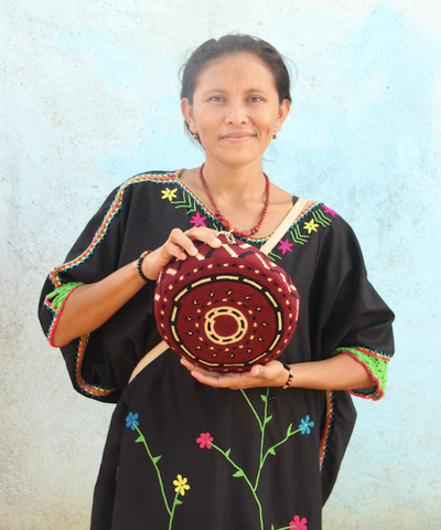 Colombian bag Mazonia and a Wayuu woman