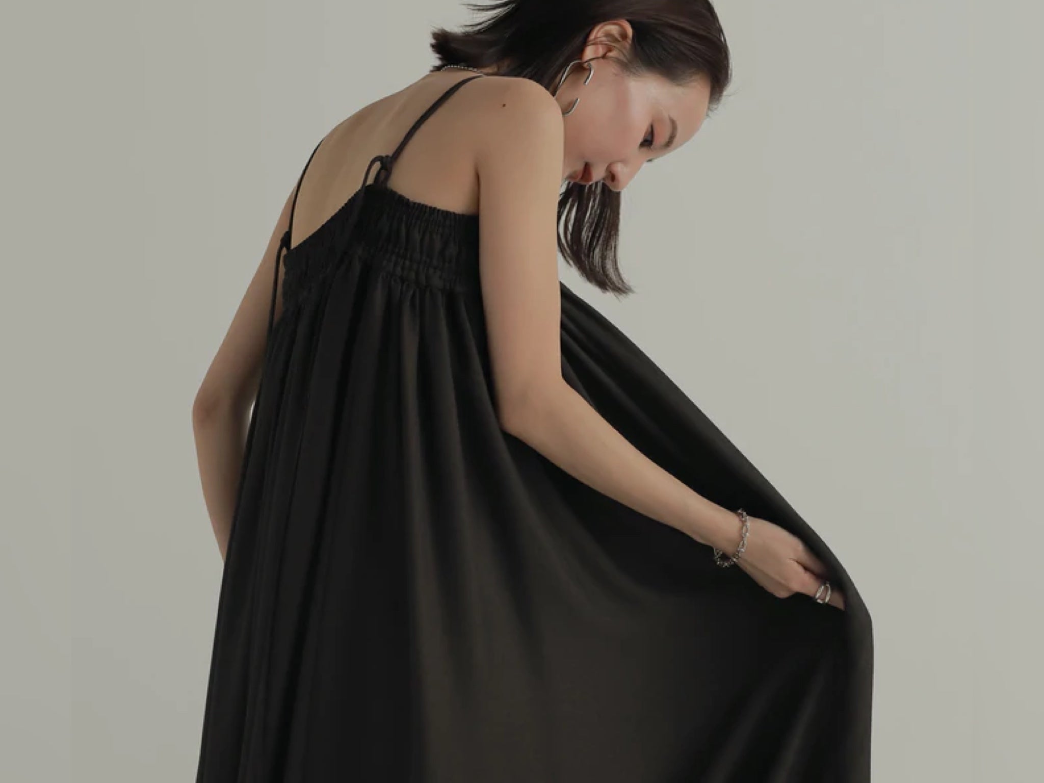 louren back open gather dress | hartwellspremium.com