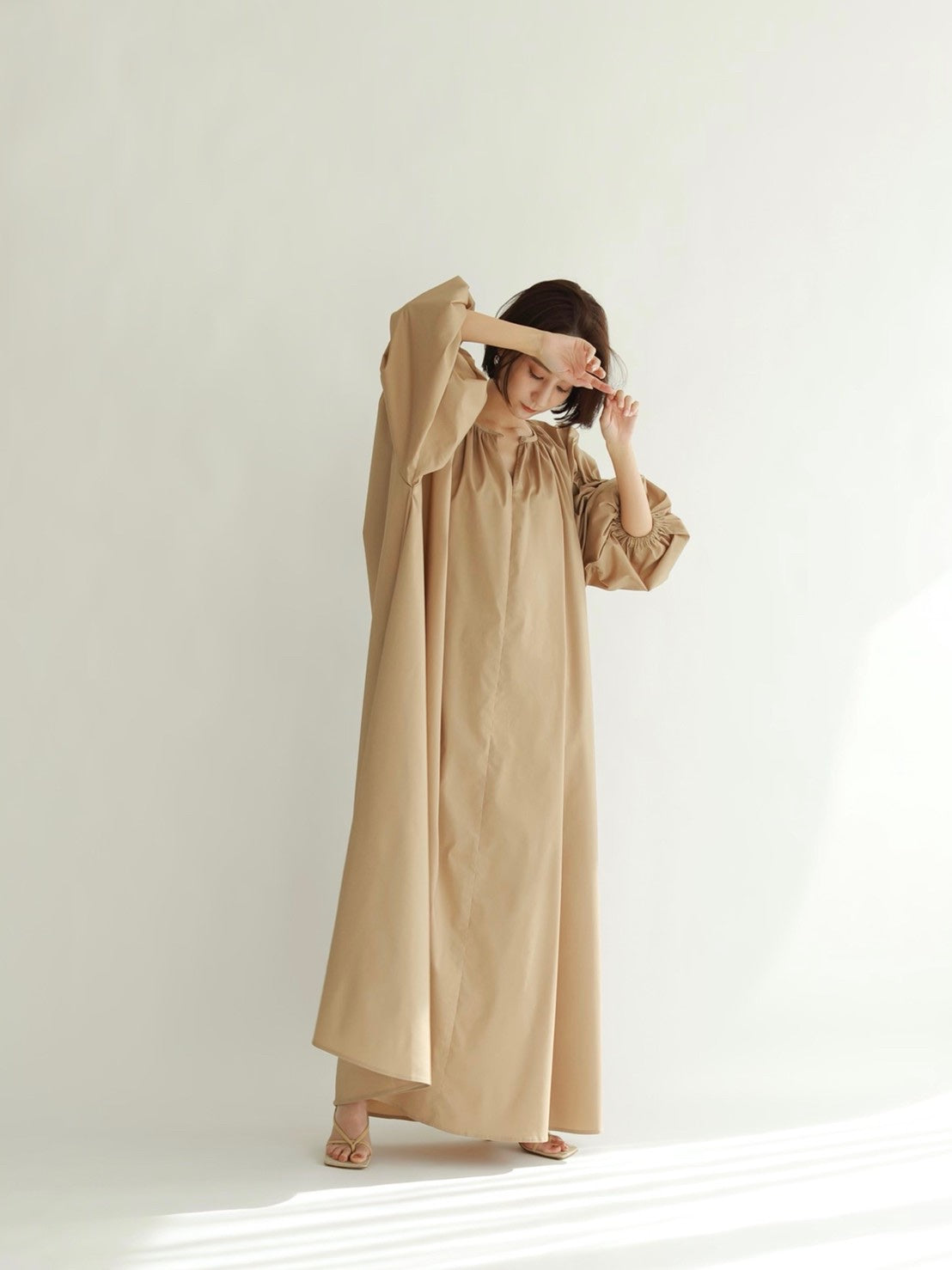 新品タグ付　louren balloon sleeve gather dress