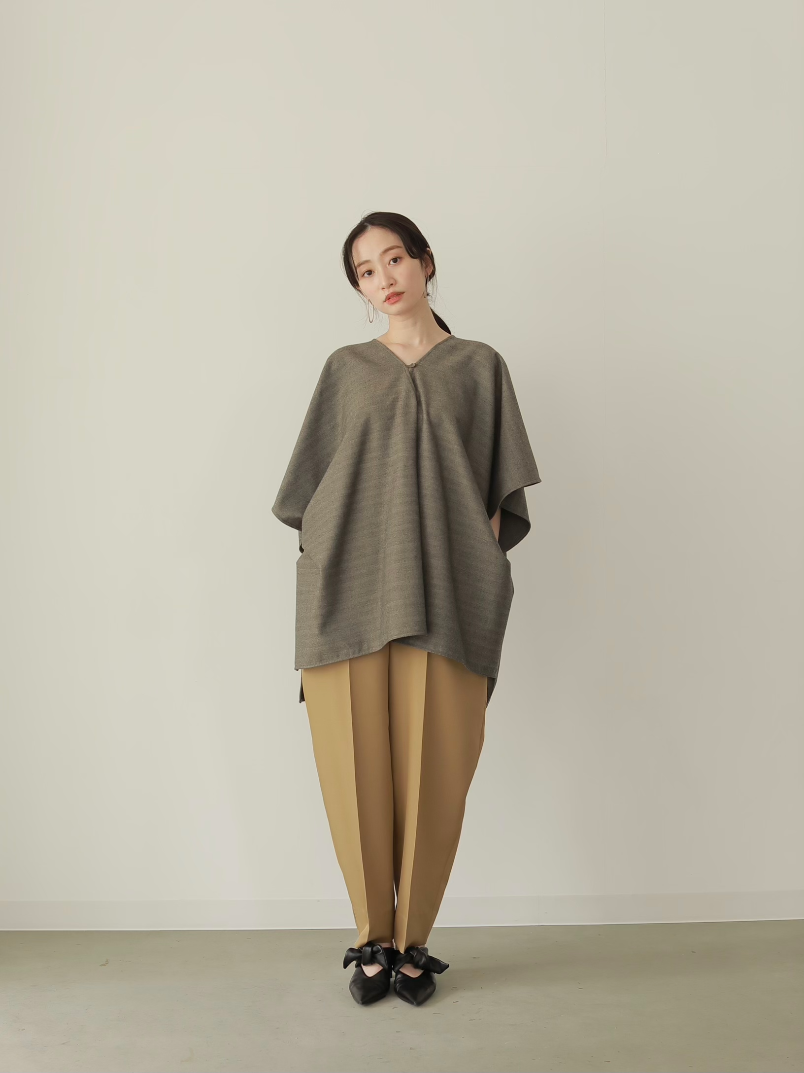 louren backopen design knit beige