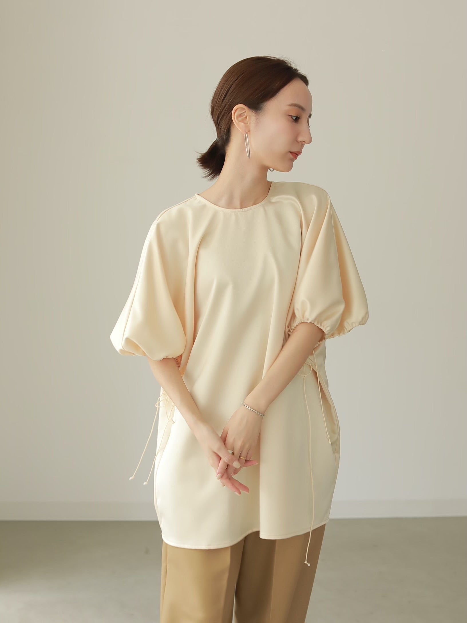 2021 SUMMER COLLECTION vol.1】SATIN GATHER SLEEVE BLOUSE 