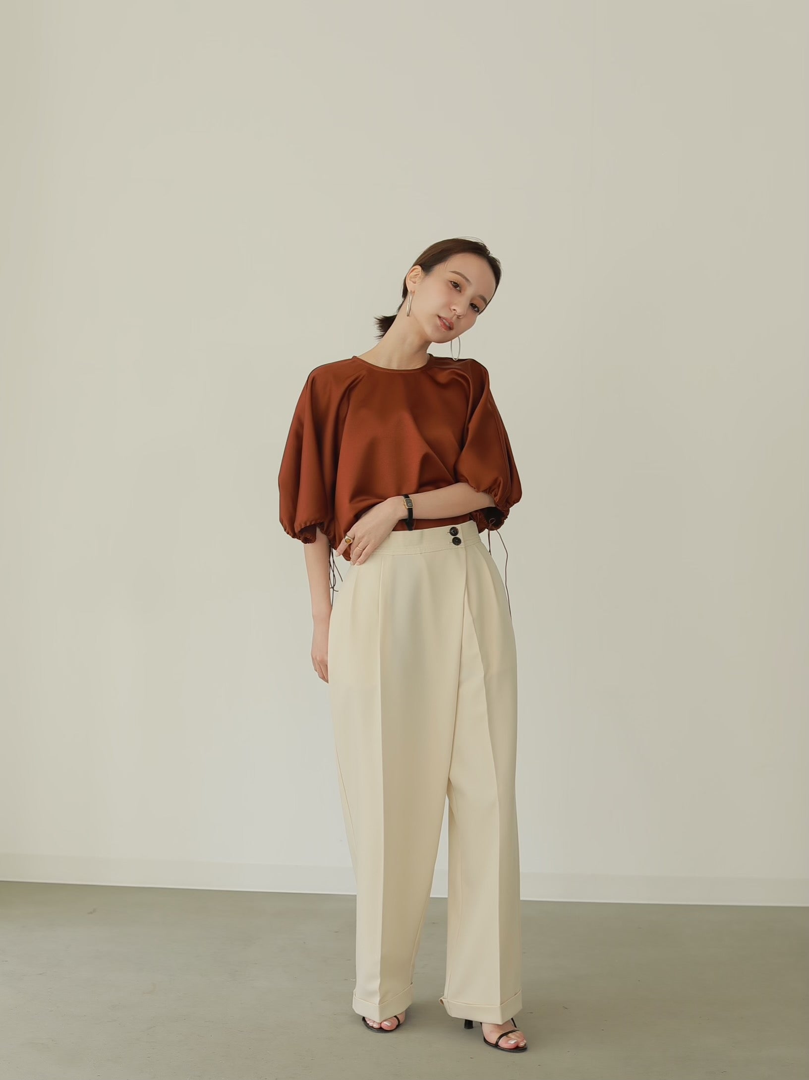 2021 SUMMER COLLECTION vol.1】SATIN GATHER SLEEVE BLOUSE
