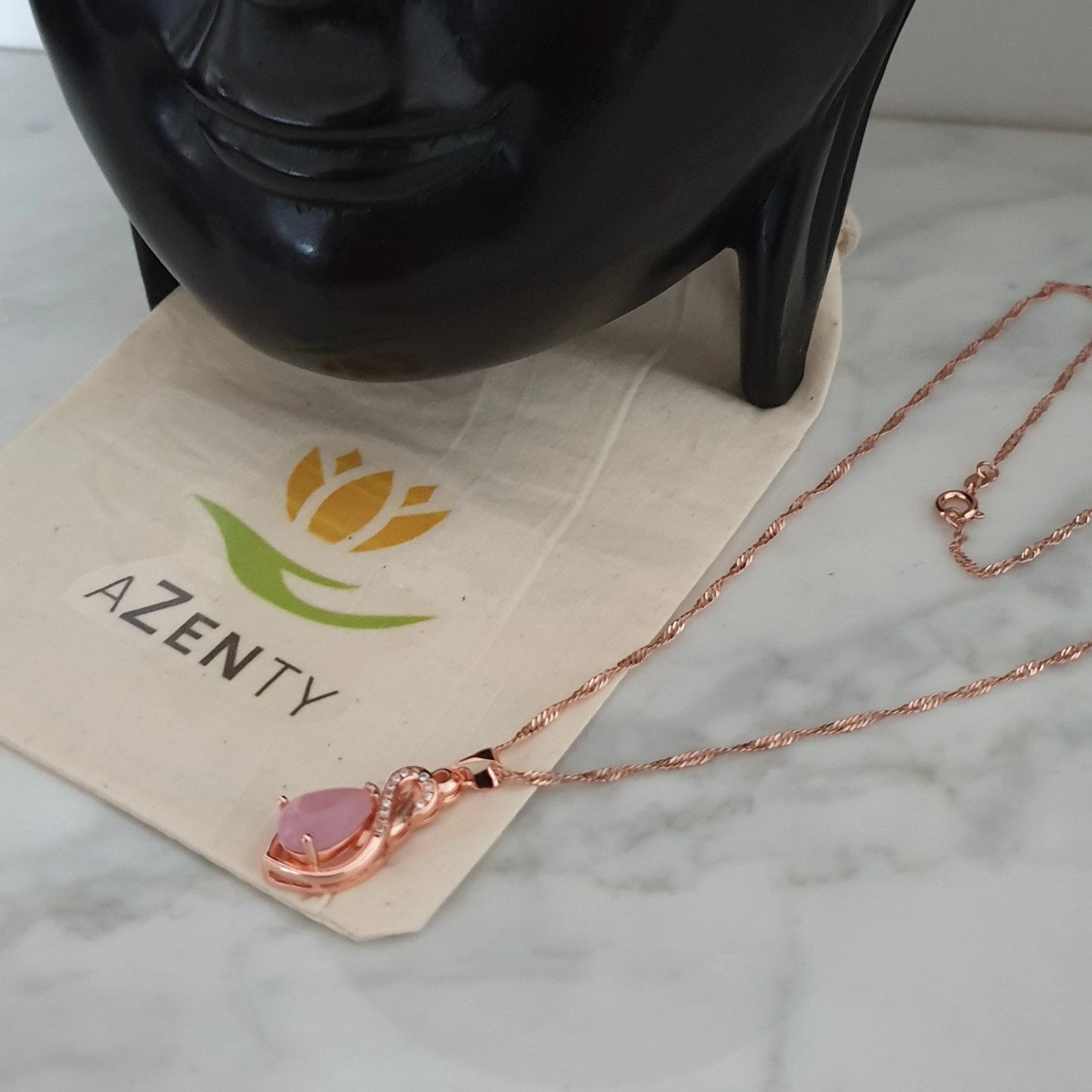 Collier Clothilde Avec Pendentif Strasse Avec Un Oeil De Chat Rose Azenty