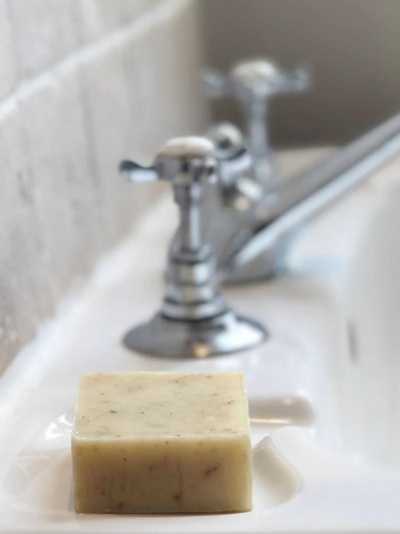 Should I use soap in my baby’s bath?_Cuddledry.com