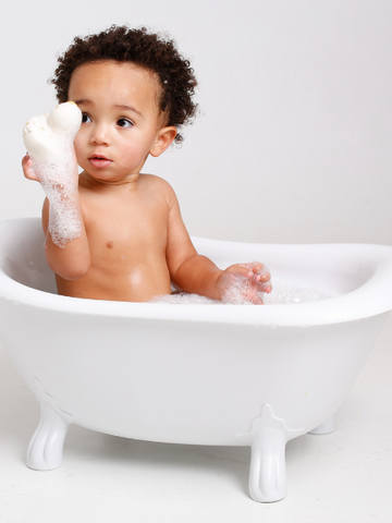 Will Bath Time Help my Baby Sleep?_Cuddledry.com