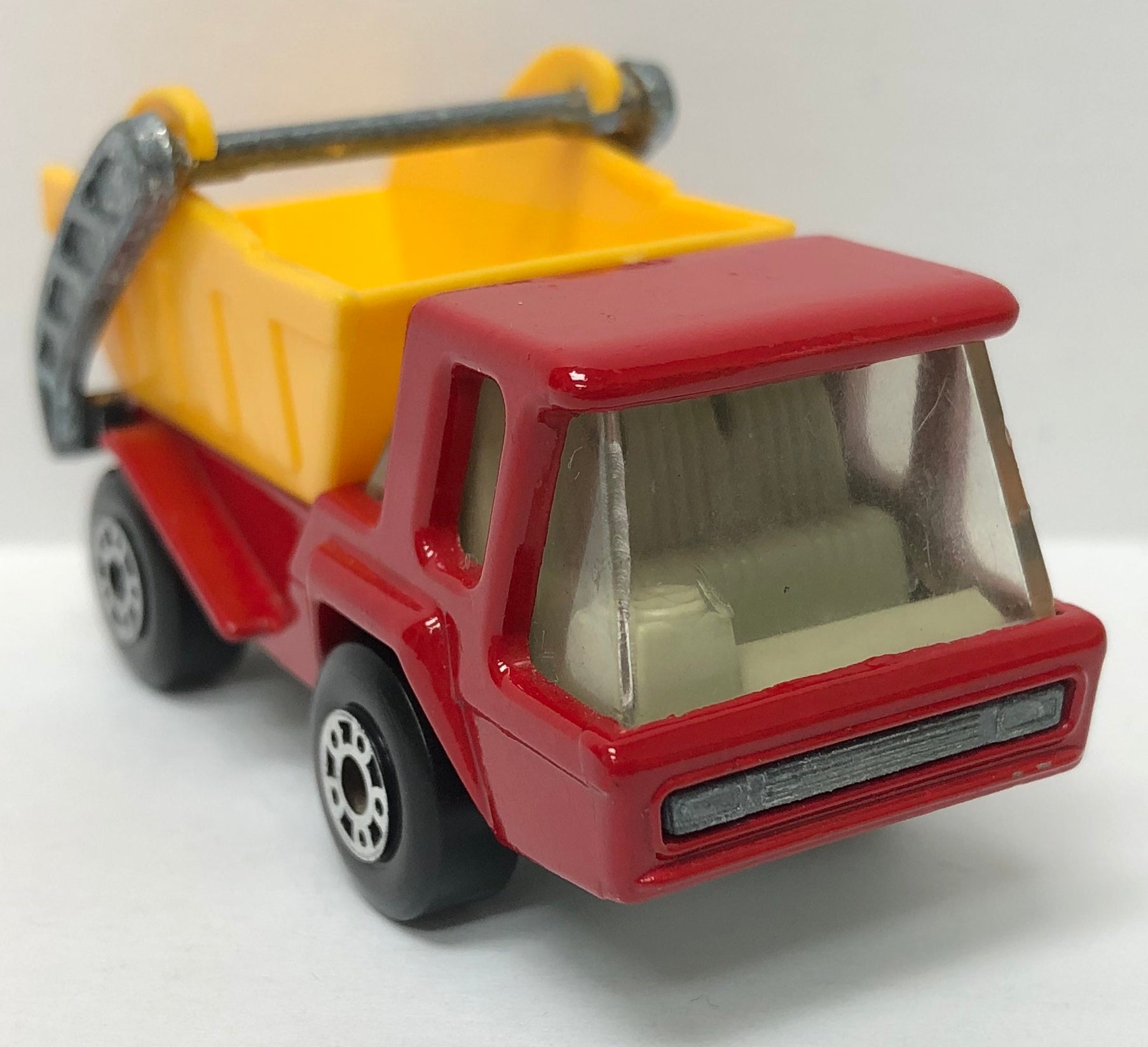 matchbox no 37 skip truck