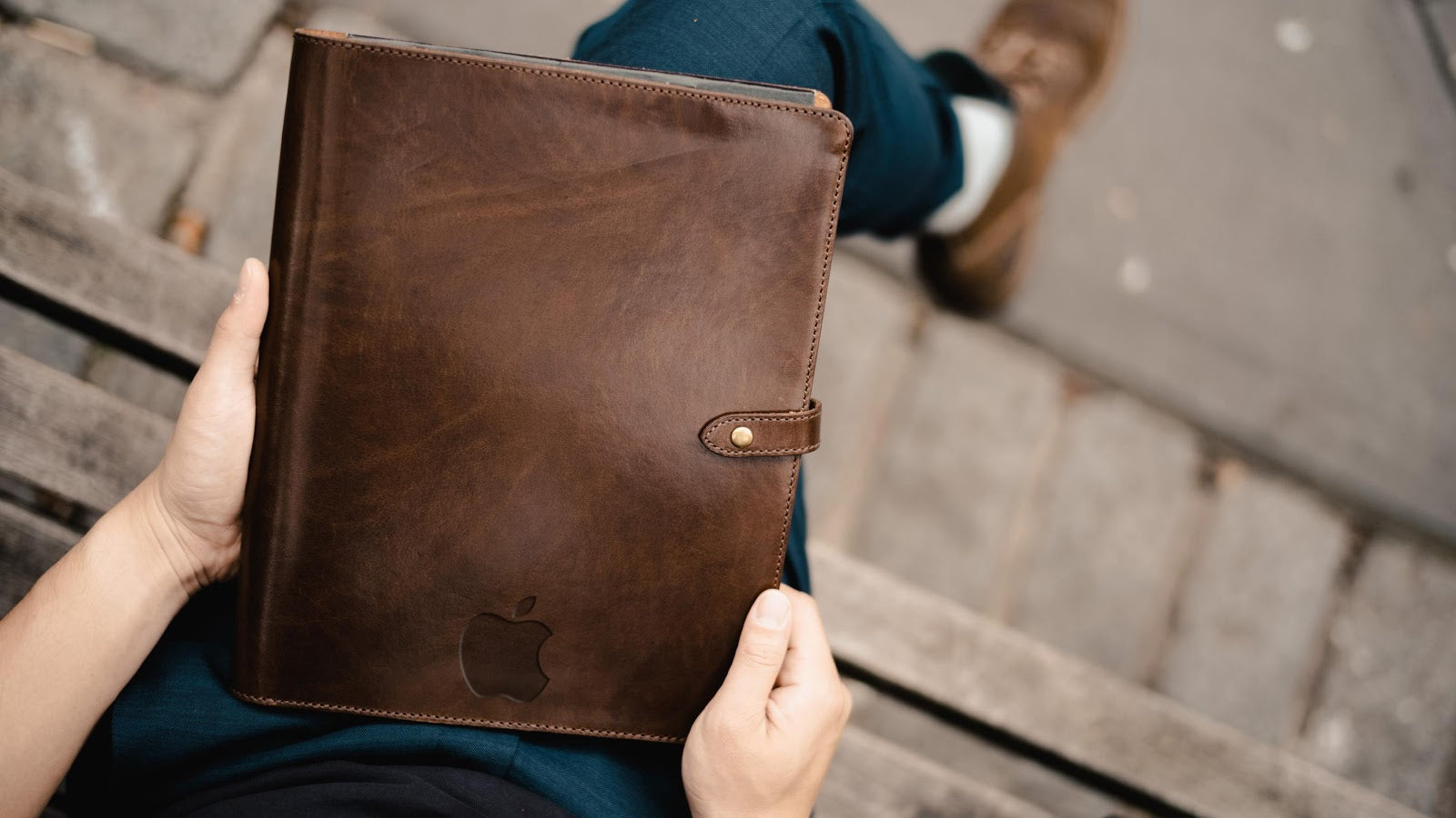 Handcrafted Corporate Leather Gifts - Maxwell-Scott