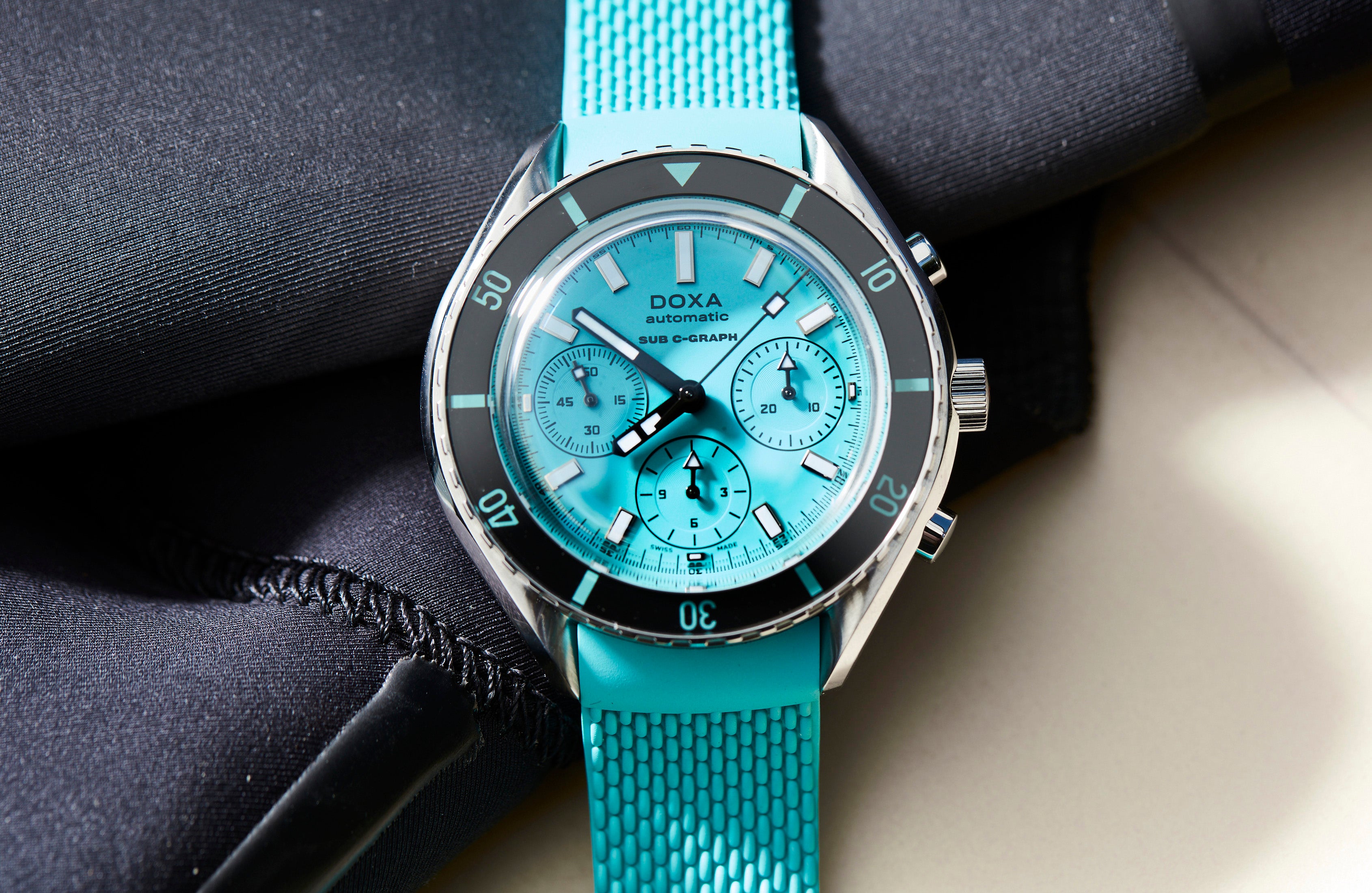 – DOXA SUB C-GRAPH 200 US Watches
