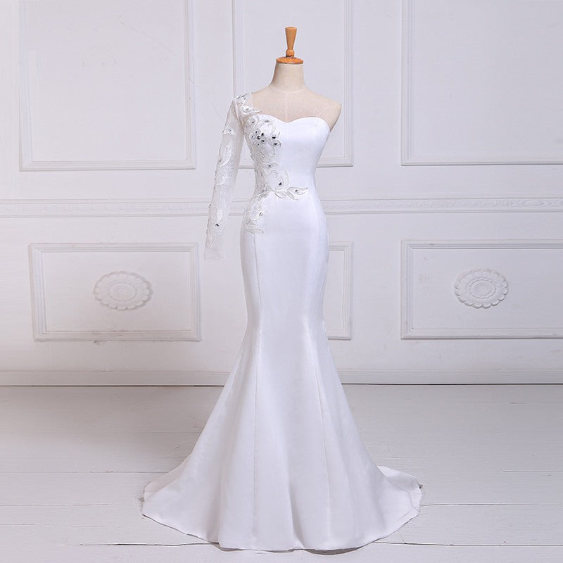 white sweetheart wedding dress