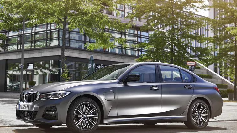 Innenumbau des BMW 3er 2020