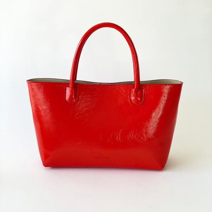 Thoughtfully designed handbags for the everyday woman. | Wearshop