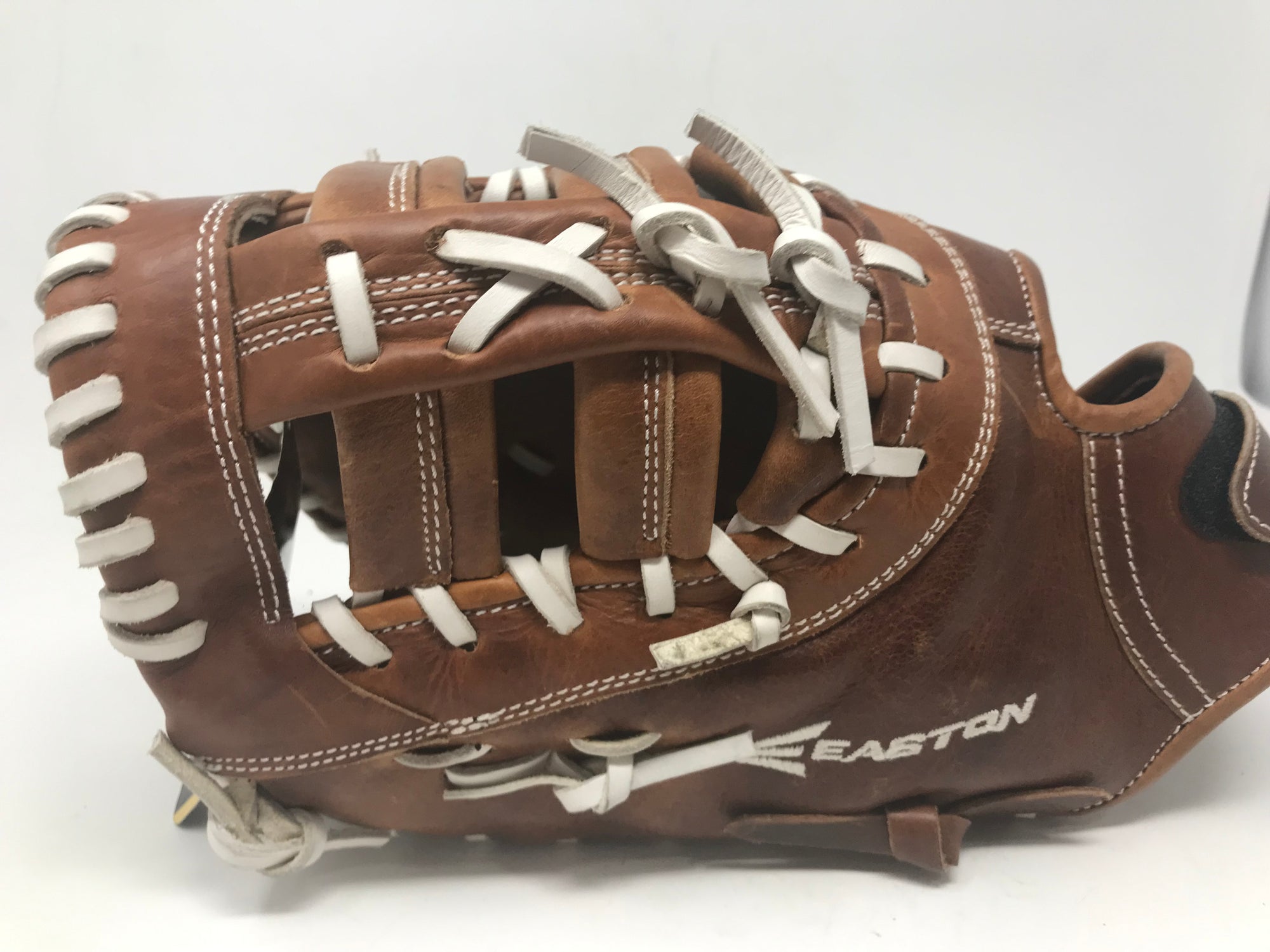 easton core first base mitt