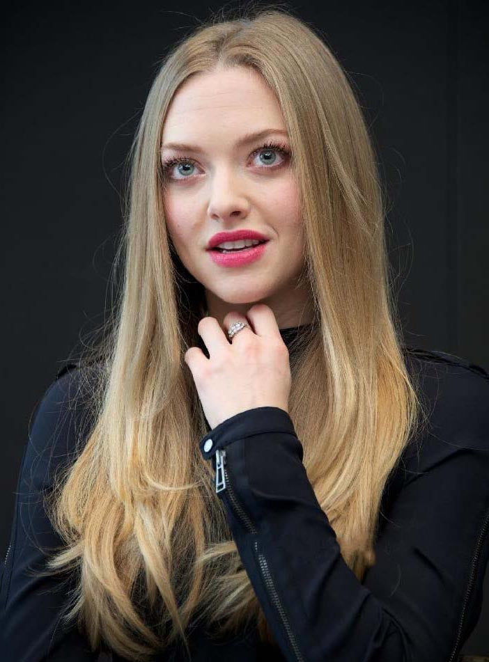 Celebrity Hairstyle Amanda Seyfried Long Straight Blonde 100